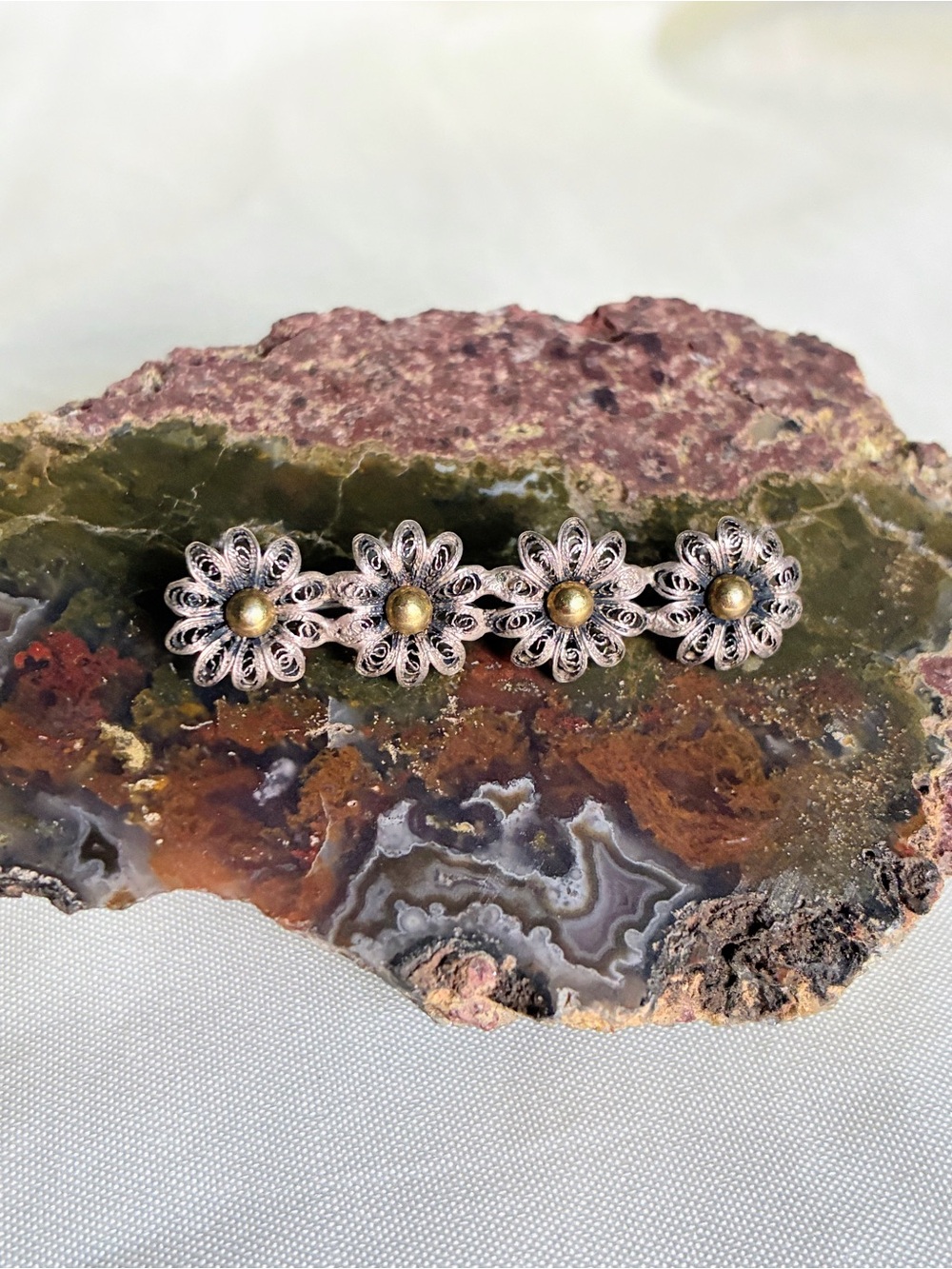 925 Sterling Silver Antique Filigree Daisies Brooch With a C Clasp